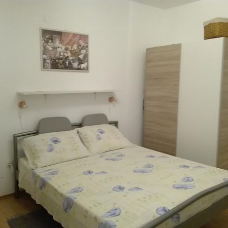 Studio Apartments Ivica Primosten Exterior photo